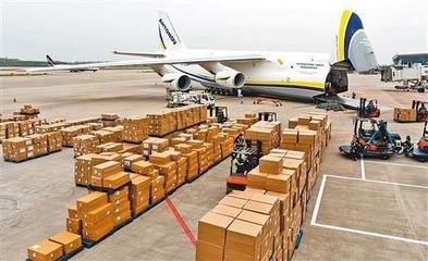 民航局预计“五一”旅客量降七成，大型航司日亏亿元，货运成亮点